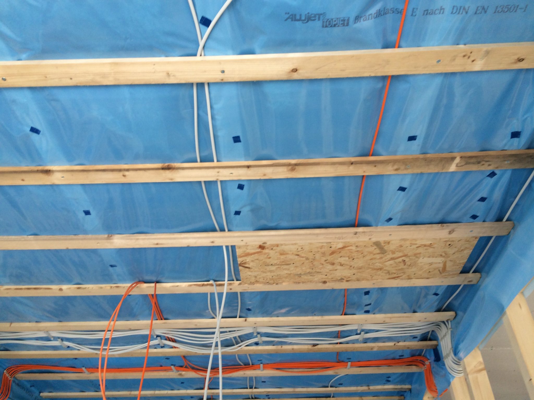 Dinge an die Decke hängen - bauherrenleistung.de